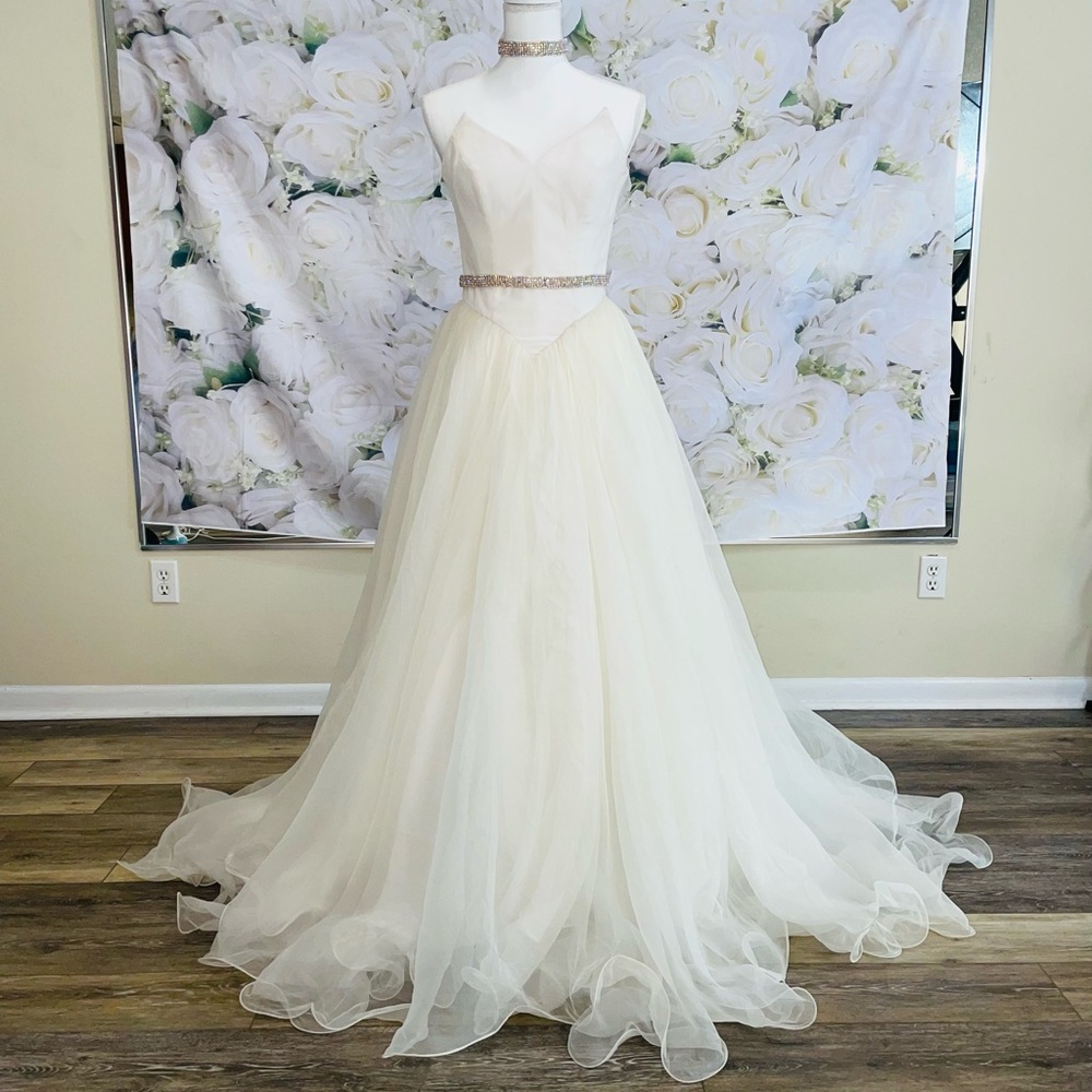 Ivory Sz 4 Sherri Hill Couture Gown